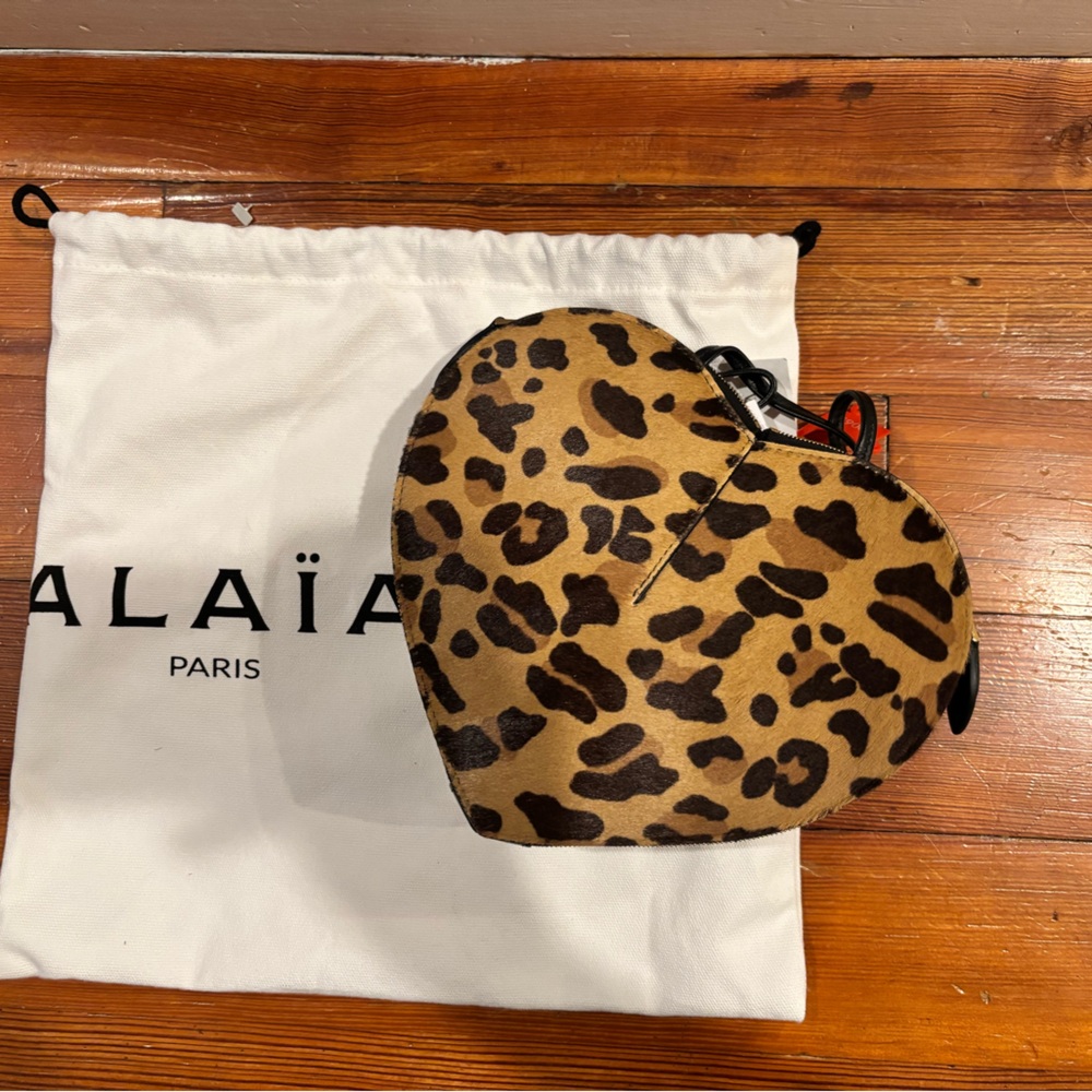 ALAIA Heart-Shaped Leopard Print Bag - Picture 3 of 5